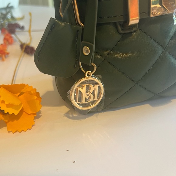 Badgley Mischka Mini Diamond Quilted Tote - Picture 9 of 12